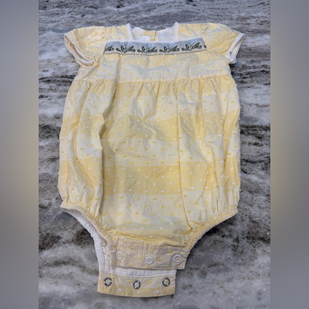 Dondolo Swiss Dot Buttercup Daisy Yellow Bubble Romper